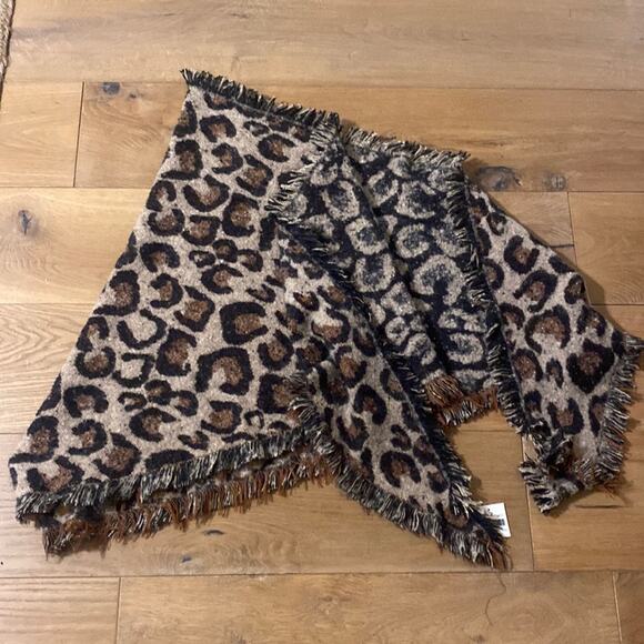 Altar’d State Leopard Scarf NWT - Picture 1 of 5